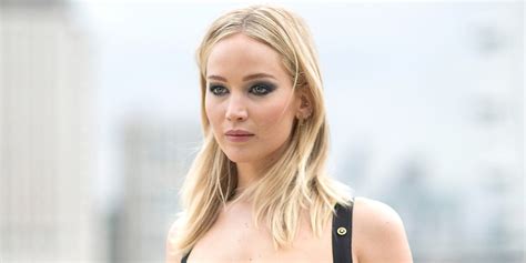 jennifer lawrence versace dress|Jennifer Lawrence Responds Versace Dress Criticism Cold.